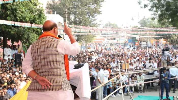 राजनाथ सिंह ने कहा- कांग्रेस सरकार का रिपोर्ट कार्ड जीरो बटे सन्नाटा है