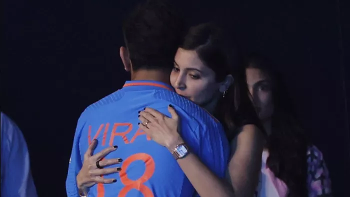 Anushka Sharma hugs Virat Kohli after India vs AUS World Cup 2023