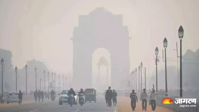 एनसीआर में दमघोंटू हवा चल रही है। फाइल फोटो