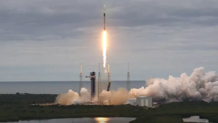 SpaceX launch ISRO satellite GSAT 20 भारतीय सैटेलाइट जीसैट 20 लॉन्च।