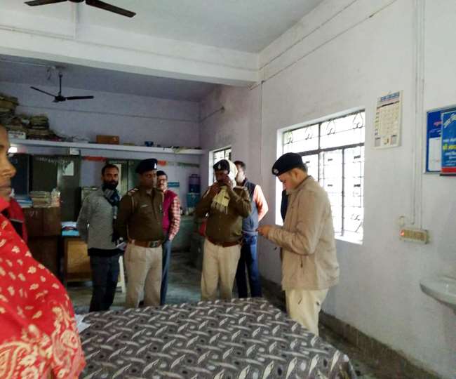 कमतौल में दो बाइक सवार अपराधियों ने दिनदहाड़े मध्य बिहार ग्रामीण बैंक से 13 लाख लूटे