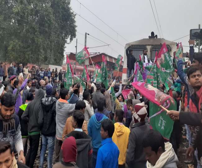 VIDEO: CAB Bihar Protest: कई जगह रोकीं ट्रेनें, कहीं मारपीट व पथराव; CM नीतीश ने ये कहा..