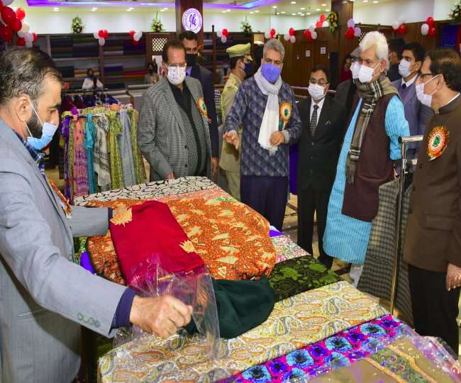 lt governor manoj sinha inaugurated jammu kashmir industries showroom
