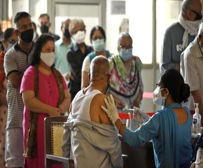भारत में पिछले 24 घंटों में संक्रमित मामलों से ज्यादा कोरोना मरीज हुए ठीक, गई 264 लोगों की जान