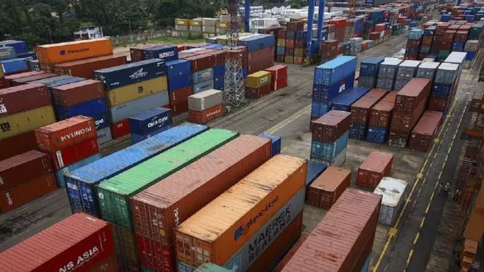चीन में से होने वाले आयात में 9.73 फीसद की गिरावट दर्ज की गई।