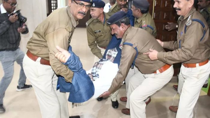झारखंड विधानसभा के शीतकालीन सत्र का आज तीसरा दिन।
