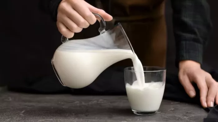 Milk Related Myths: दूध से जुड़े हैं ये मिथ्स, जानें क्या हैं सच्चाई