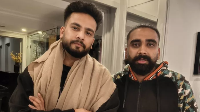 मां वैष्णो देवी के दर्शन के लिए भवन पर पहुंचे गायक एल्विश यादव