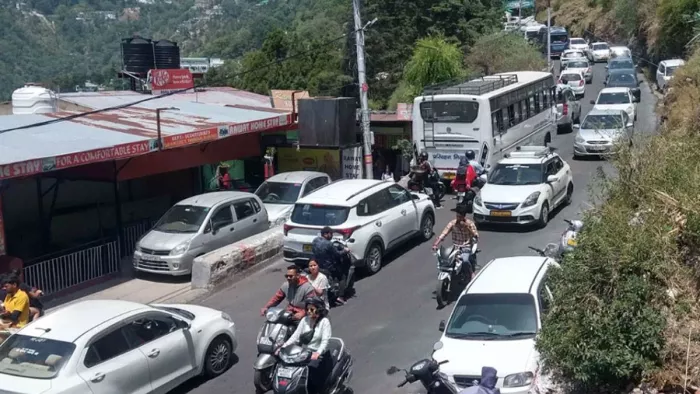 Mussoorie Traffic Jam: शहर से लेकर बाहरी क्षेत्रों तक लग जाता है भीषण जाम। फाइल