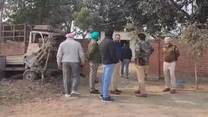 गुरदासपुर के भिखारीवाल चौकी में धमाका हुआ है।