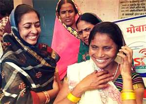 गुरबत की बेड़ियां तोड़ सम्मान से हुईं खड़ी हुईं महिलाएं, अब बन रही हैं दूसरों के लिए नजीर