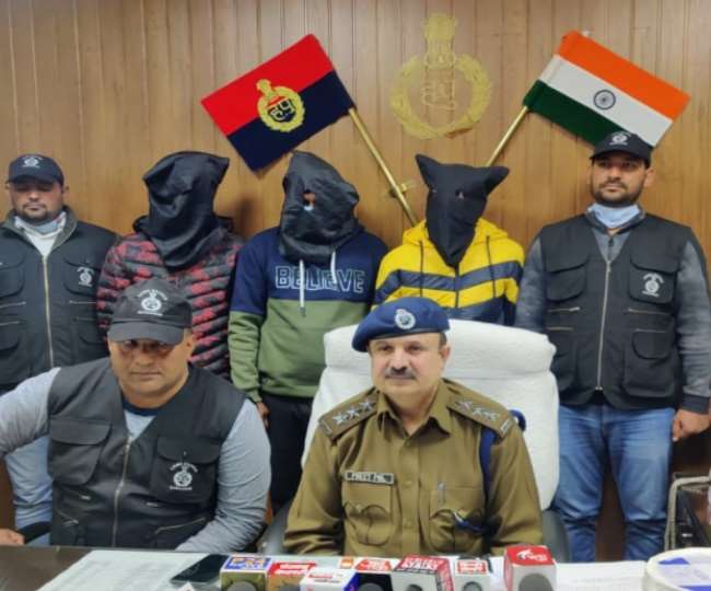 https://www.jagranimages.com/images/newimg/20012021/20_01_2021-gurugram_police_21290569_18212166.jpg