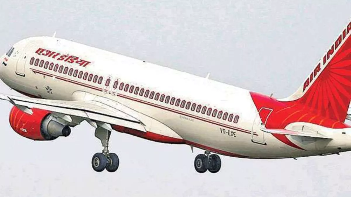 Air India Peegate: पेशाब कांड को लेकर एयर इंडिया पर कार्रवाई, DGCA ने लगाया 30 लाख का जुर्माना; पायलट सस्पेंड