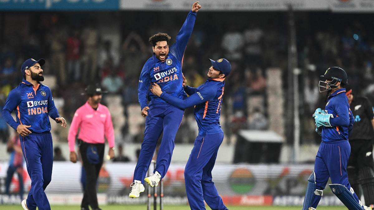 https://www.jagranimages.com/images/newimg/20012023/20_01_2023-kuldeep_against_nz_23303423.jpg