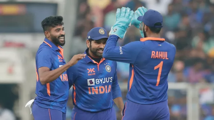 भारतीय टीम ने पहले वनडे में तय समय पर तीन ओवर कम डाले थे