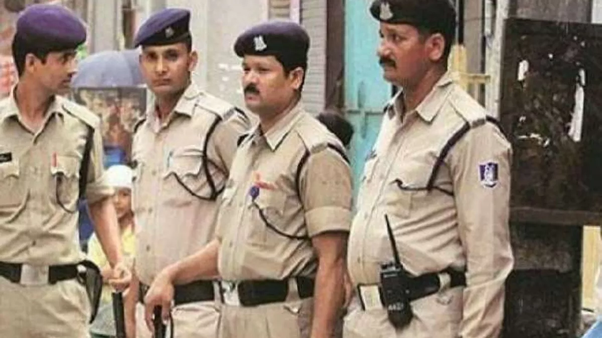 Madhya Pradesh: इंदौर में पुलिसकर्मियों के घर जाने पर लगी रोक, 24 घंटे रहना होगा थाने में मौजूद