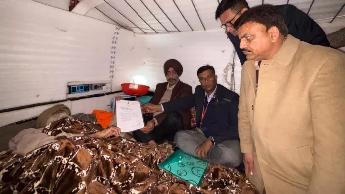 डल्लेवाल से केंद्रीय टीम के मुलाकात के दौरान जसकरण सिंह और नरिंदर भार्गव भी मौजूद थे l (फाइल फोटो)