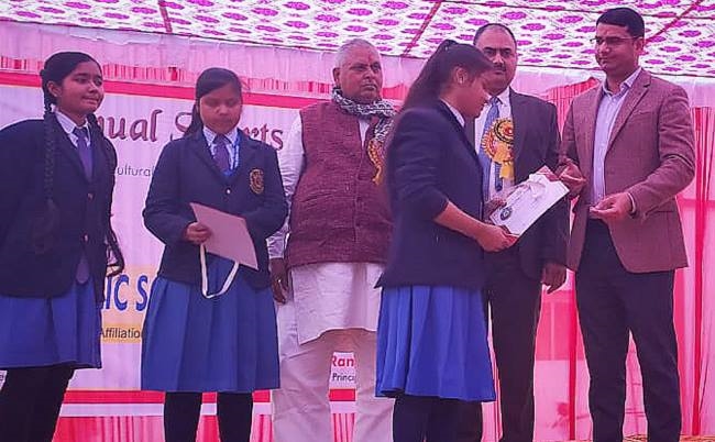 खेल से होता है शारीरिक एवं मानसिक विकास: डीएम