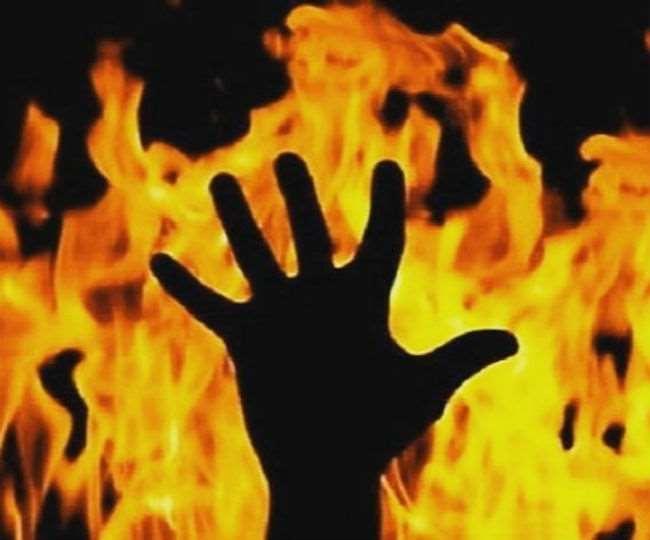 चंबा के पुखरी में व्यक्ित का अधजला शव बरामद, पुलिस छानबीन में जुटी Chamba News