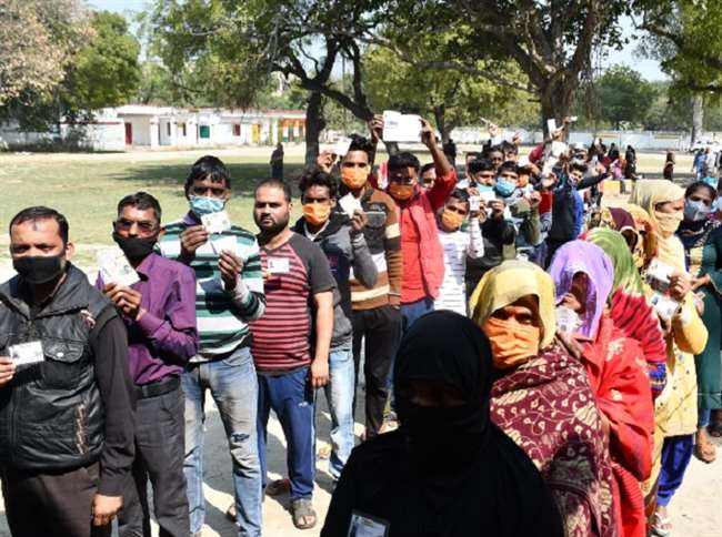 up election 2022 voting live of kanpur nagar dehat etawah auraiya jalaun farrukhabad kannauj hamirpur and mahoba vidhan sabha third phase polling 2022 live