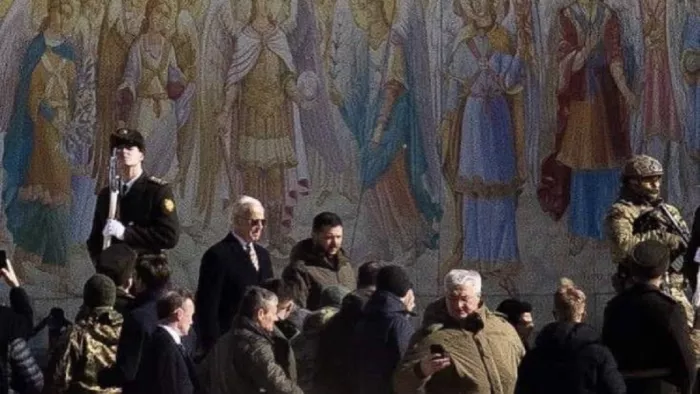Russia Ukraine war: युद्ध के बीच पहली बार यूक्रेन पहुंचे अमेरिकी राष्ट्रपति जो बाइडन