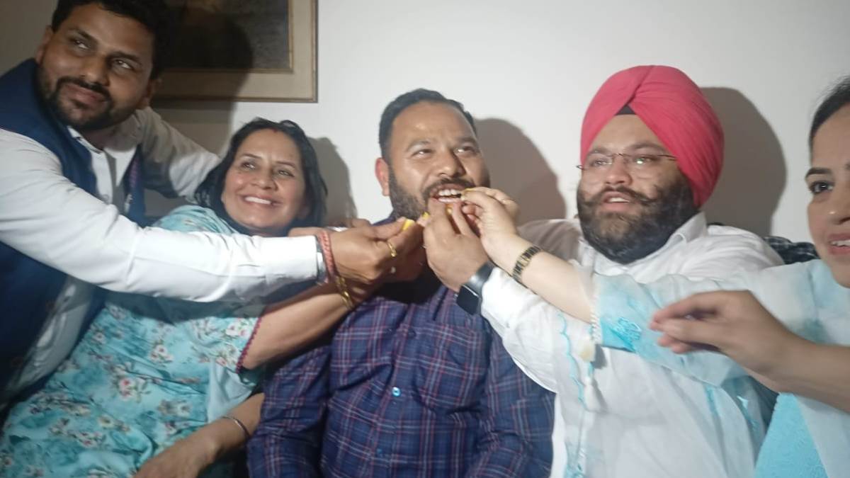 who is kuldeep kumar tita new mayor of chandigarh as supreme court overturns last result