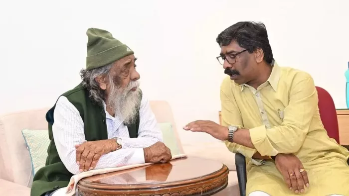 शिबू सोरेन और हेमंत सोरेन की फाइल फोटो।