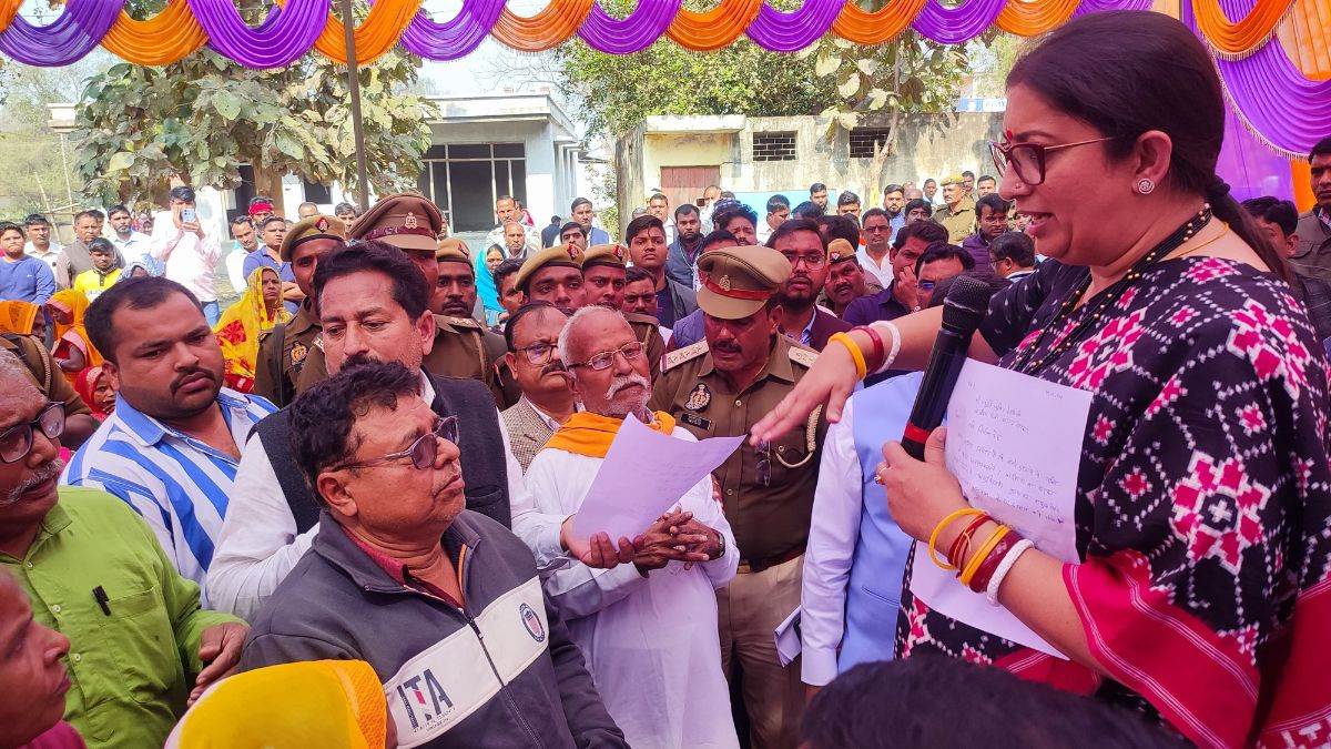 https://www.jagranimages.com/images/newimg/20022024/20_02_2024-smriti_irani_in_amethi_23657295.jpg