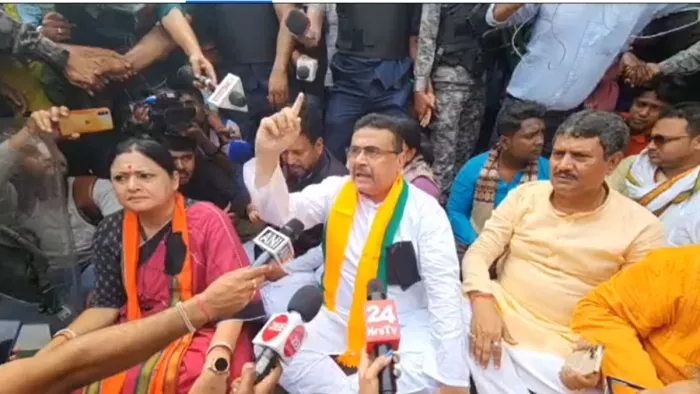 भाजपा विधायक सुवेंदु अधिकारी संदेशखाली के लिए रवाना हुए।(फोटो सोर्स: भाजपा फेसबुक पेज)