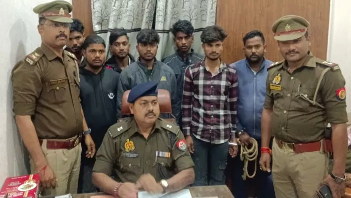 पुलिस कार्यालय में प्रेस वार्ता करते एसपी उत्तरी जितेंद्र कुमार श्रीवास्तव- जागरण
