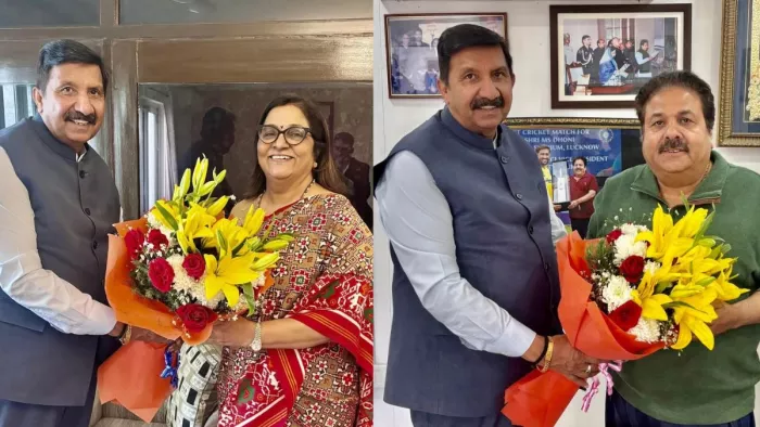 दिल्ली में प्रदेश प्रभारी रजनी पाटिल और राजीव शुक्ल से मुलाकात करते उप मुख्यमंत्री मुकेश अग्निहोत्री।