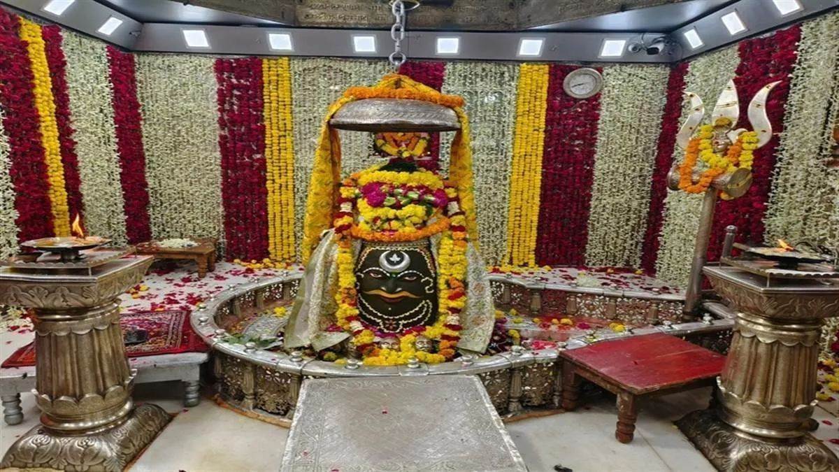 https://www.jagranimages.com/images/newimg/20022025/20_02_2025-mahakal_temple_garbha_grih_23888117.jpg