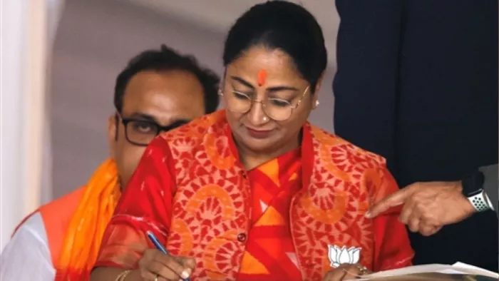 Delhi CM Rekha Gupta: रामलीला मैदान में रेखा गुप्ता ने मुख्यमंत्री पद की शपथ ली। जागरण फोटो