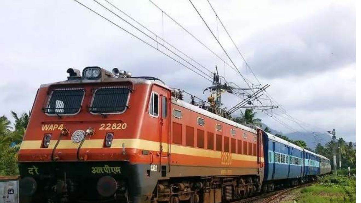 https://www.jagranimages.com/images/newimg/20022025/20_02_2025-train_23887907.jpg