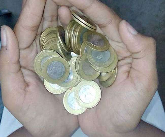 10 रुपये के सिक्के को लेकर यहां आम लोगों और दुकानदारों में काफी असमंजस है।