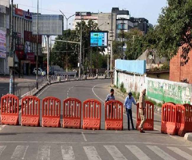 बेंगलुरू में सीमित लॉकडाउन लगाने की चेतावनी। (फोटो: दैनिक जागरण)