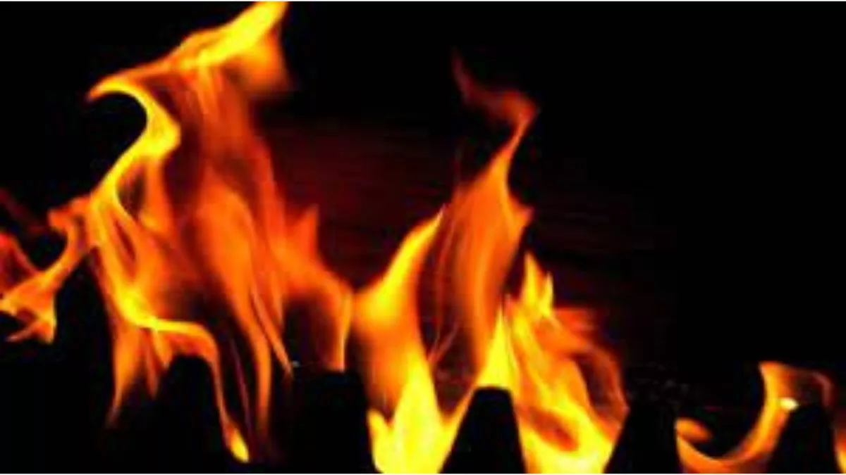 एसएनएमएमसीएच में शार्ट सर्किट से लगी आग, मरीजों में भगदड़।