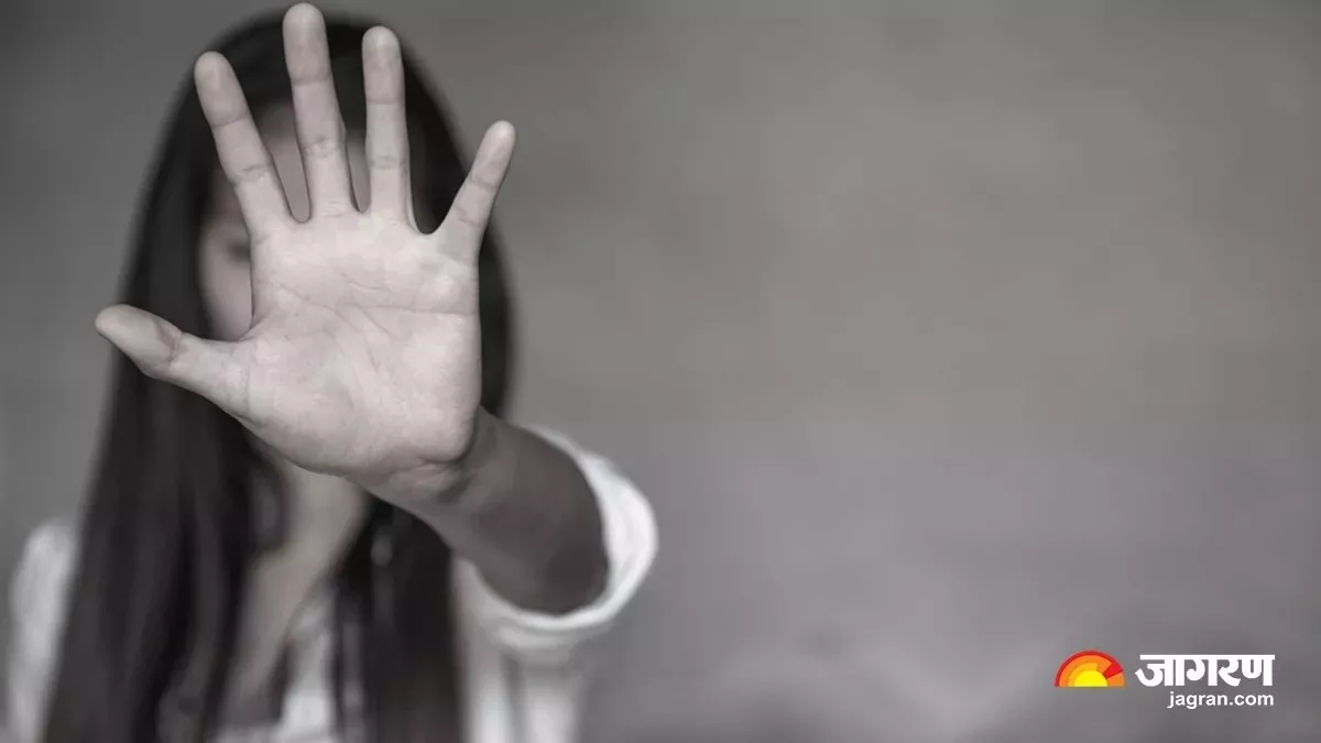 एप से लोन लेना पड़ा भारी, मोबाइल की गैलरी हैक कर महिला के बनाए अश्लील फोटो; अब कर रहे ब्लैकमेल