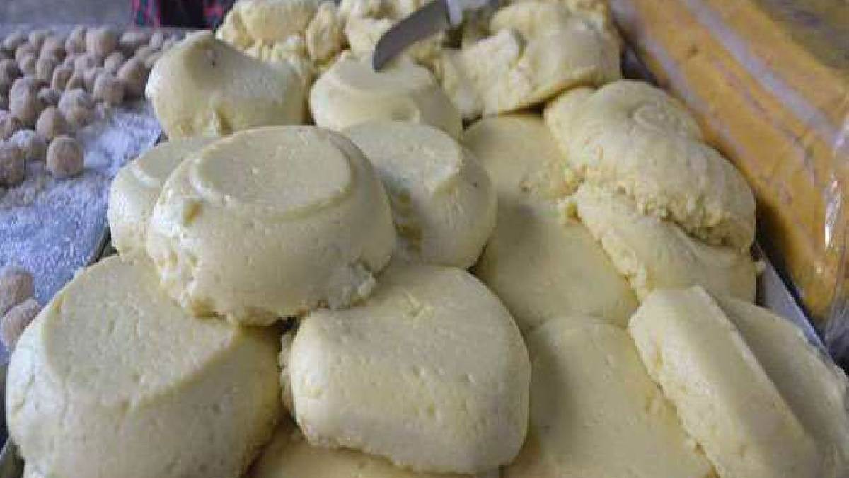 adulterated mawa is being sold indiscriminately in market on holi this is how to check whether it is real or fake