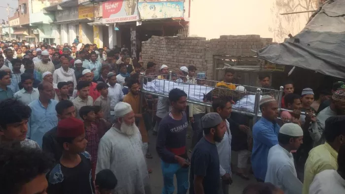 कड़ी सुरक्षा के बीच दफनाया गया बदायूं में भाइयों की हत्याकांड का आरोपी साजिद