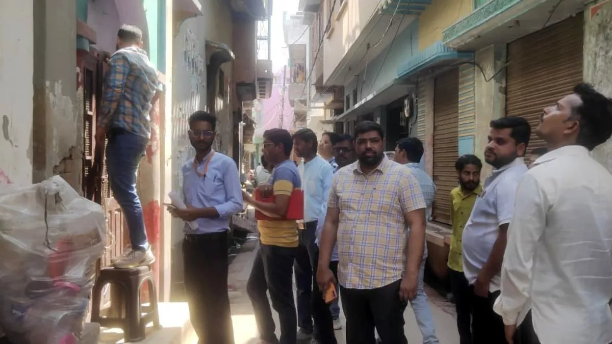 UPPCL: सात घरों से उखाड़ लिए मीटर, यूपी में बिजली चोरी के खिलाफ विभाग का बड़ा एक्शन; 180 कनेक्शन काटे