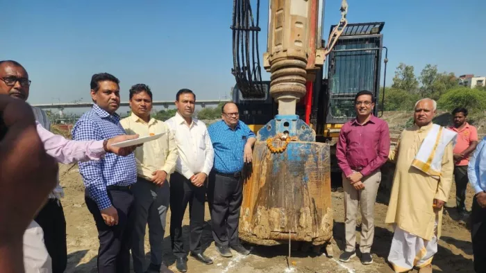 चिल्ला एलिवेटेड रोड का निर्माण कार्य आज से शुरू हो गया है। जागरण फोटो