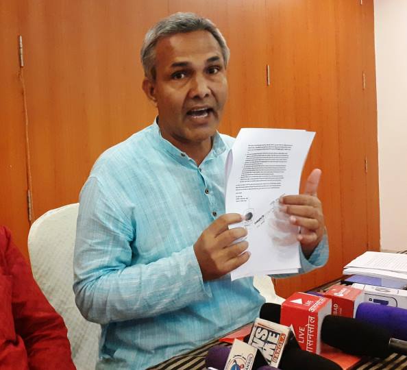 मुस्लिम वोट में सेंधमारी कही बिगाड़ न दे खेल