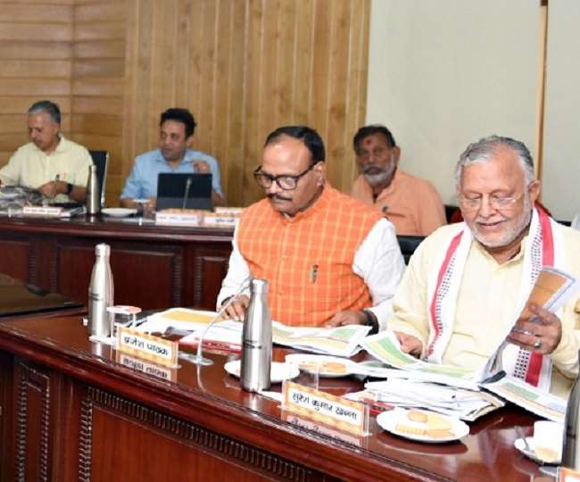 deputy cm brajesh pathak who is checking health systems in up said give better medical facilities in available resources