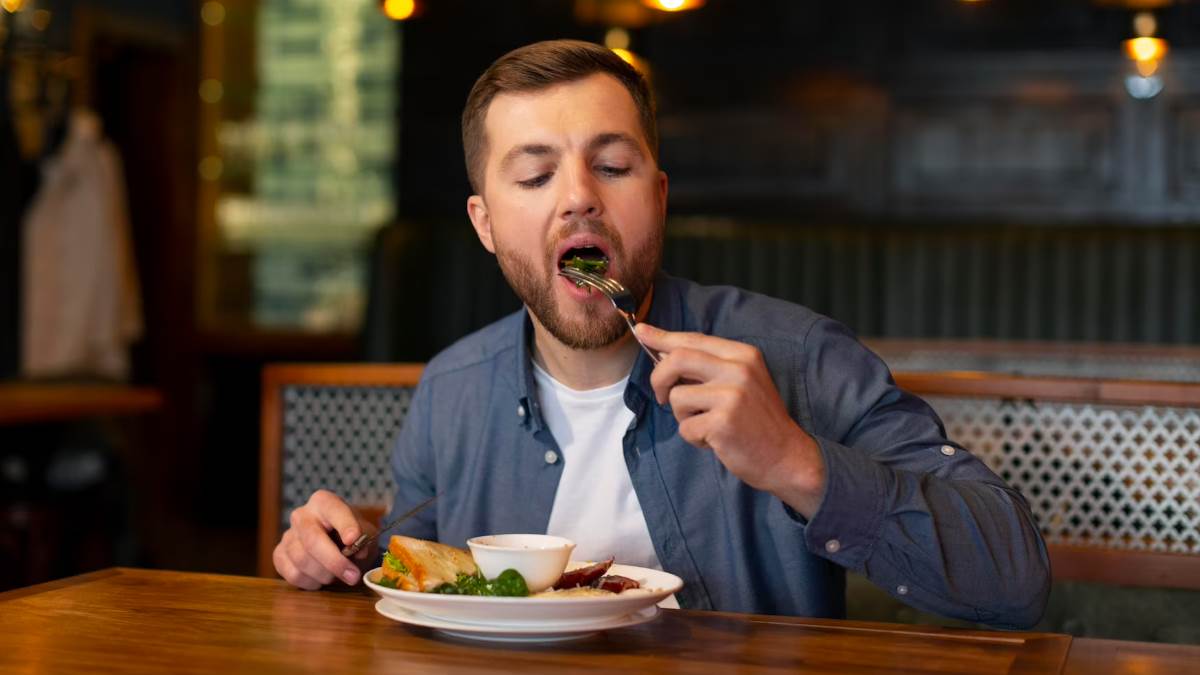 https://www.jagranimages.com/images/newimg/20042023/20_04_2023-chewing_food_f_23390369.jpg