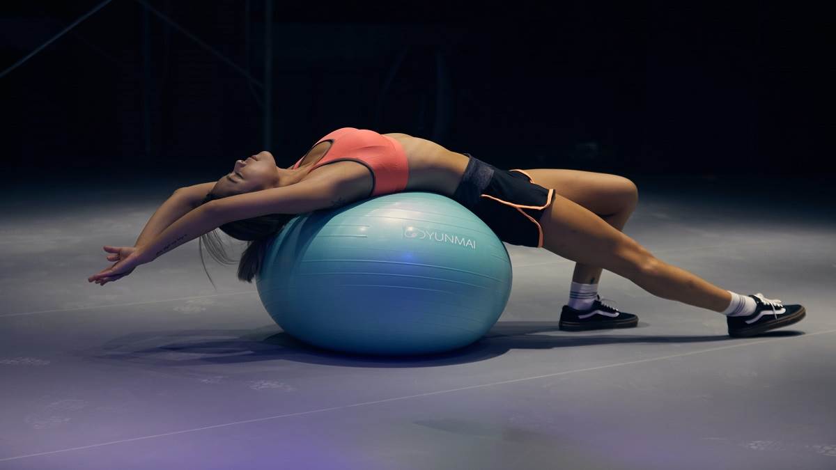 Gym Ball For Weight Loss: पतला होने की है तलब? मिलेगी एकदम फ्लैट एब्स, मांसपेशियों का दर्द भी होगा गायब
