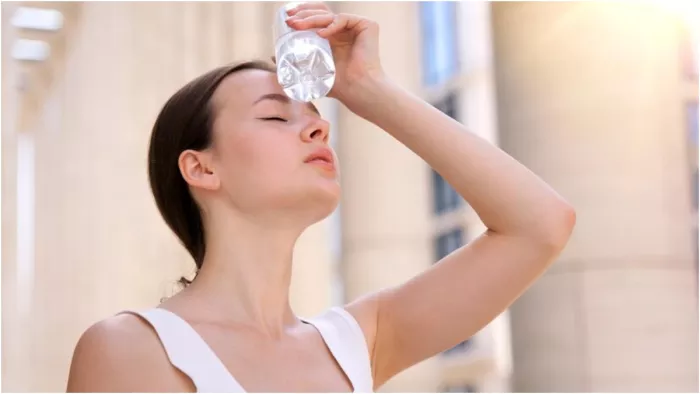 Heat Stroke Severe Signs: हीट स्ट्रोक होने पर दिखें ऐसे साइन्स, तो न करें इन्हें इग्नोर करने की गलती