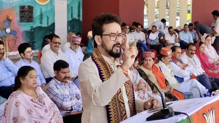 अनुराग ठाकुर ने कांग्रेस पर साधा निशाना