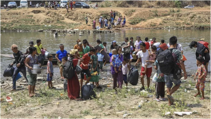 म्यांमार में सेना और विद्रोही गुटों के बीच भड़का संघर्ष (Image: reuters)
