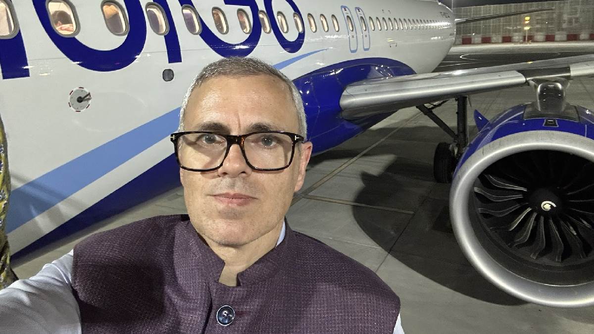 https://www.jagranimages.com/images/newimg/20042025/20_04_2025-omar_abdullah_flight_diversion_23922025.jpg